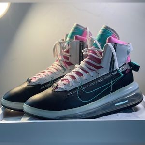 Nike Air Max 720 Saturn